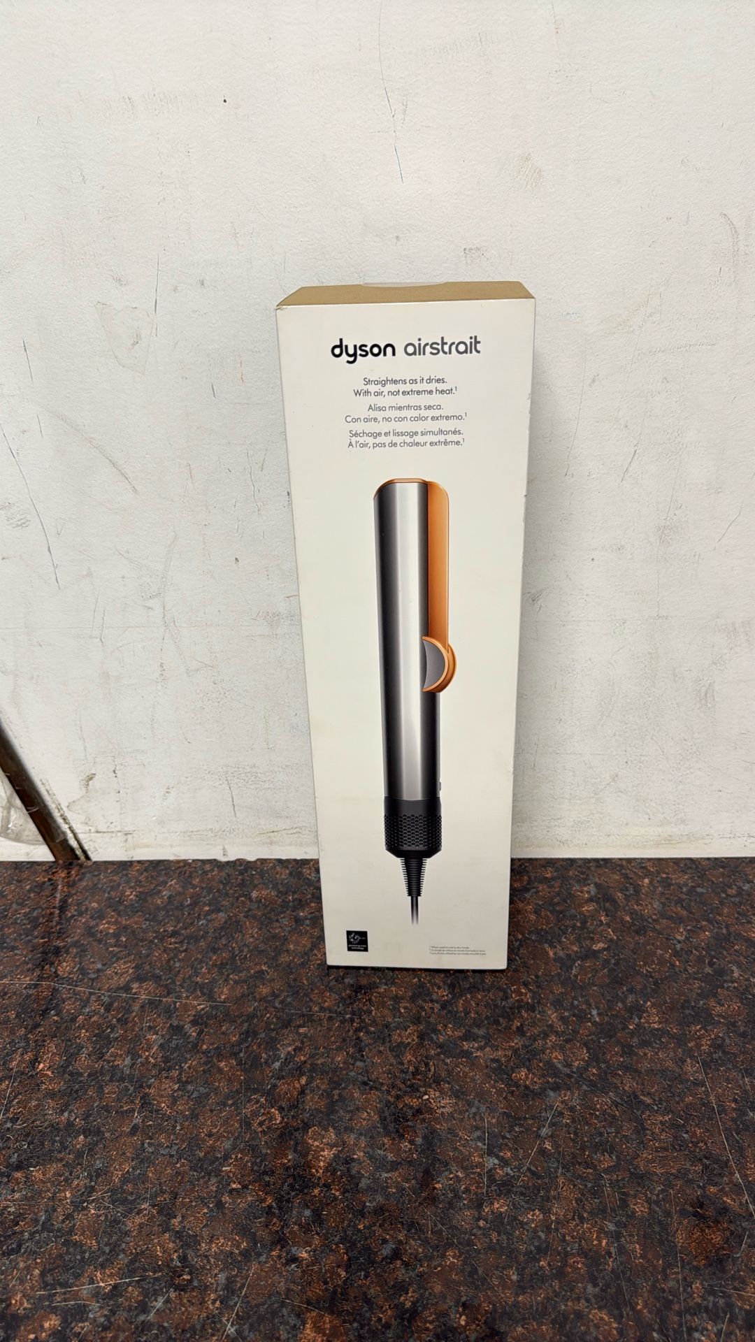 Dyson airstrait