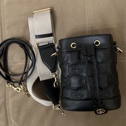 GG MATELASSÉ BUCKET BAG