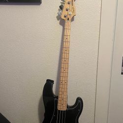 Bass guitar + amp + accessories