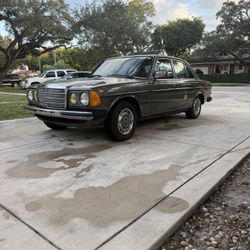 1984 Mercedes-Benz 230E – Rare Gas Model