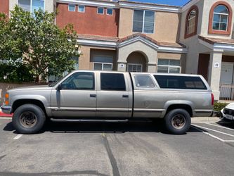 1999 4x4 3500 Chevy truck