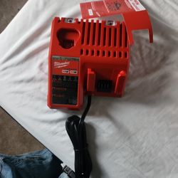 Milwaukee Charger M12 And M18