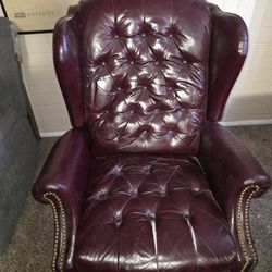 Vintage 1970s Oxblood Leather Wingback Recliner – Clawfoot, Used 