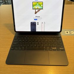 Apple iPad Pro 13” Celluar Apple Magic Keyboard 256GB Space Black