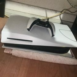 Ps5 1T Storage  W Controller Can  Also Use Disc