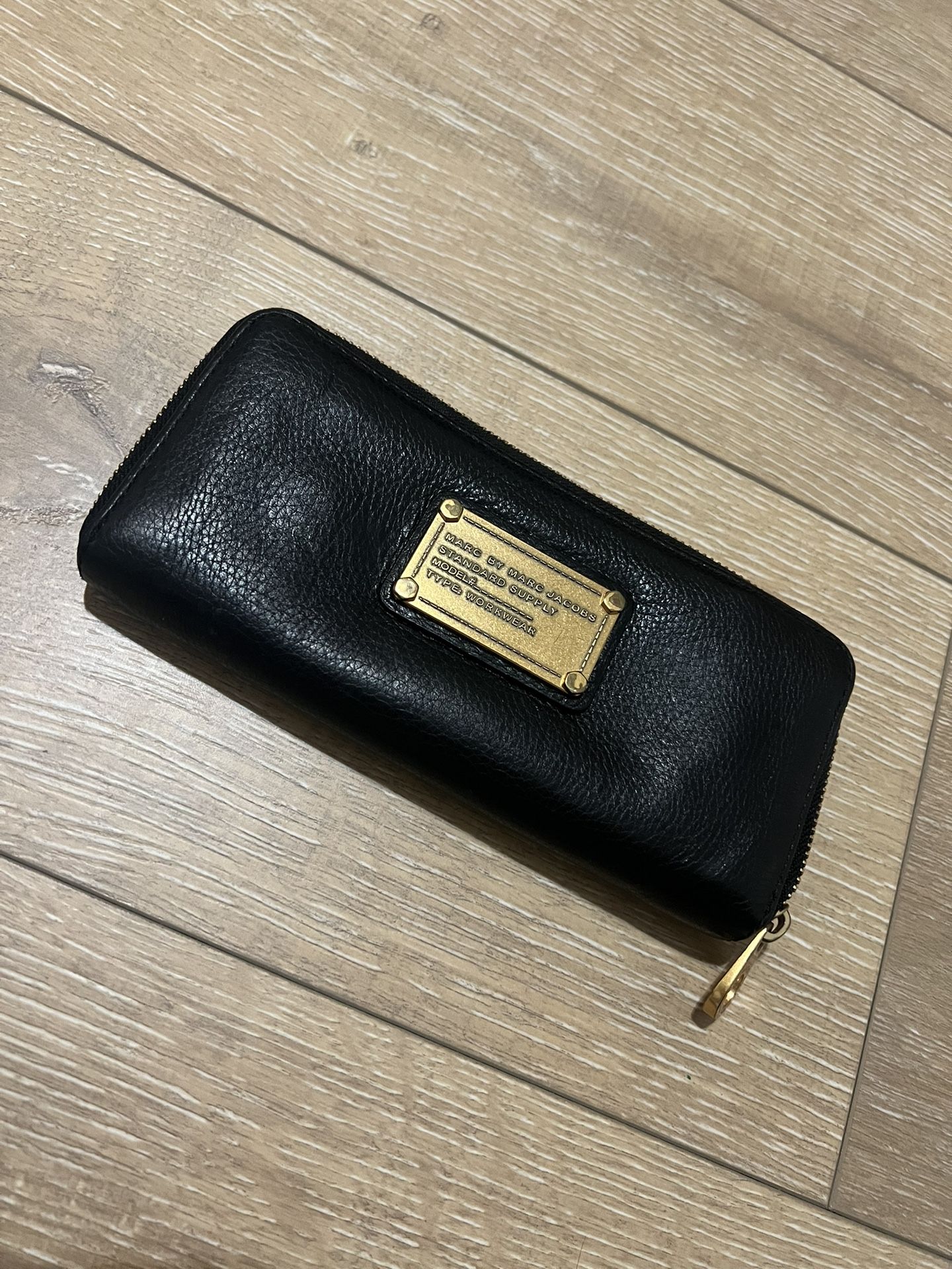 Marc By Marc Jacobs Black Leather Zip Around Wallet