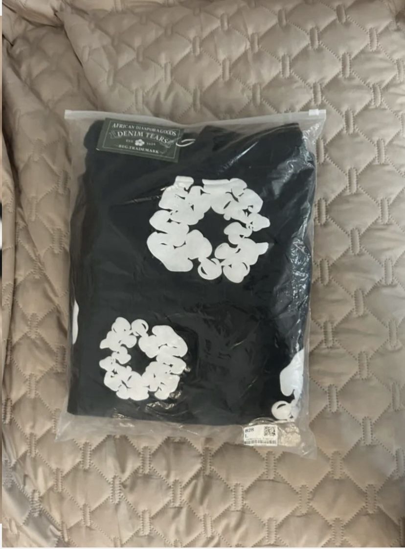 Black And White Denim tear size medium