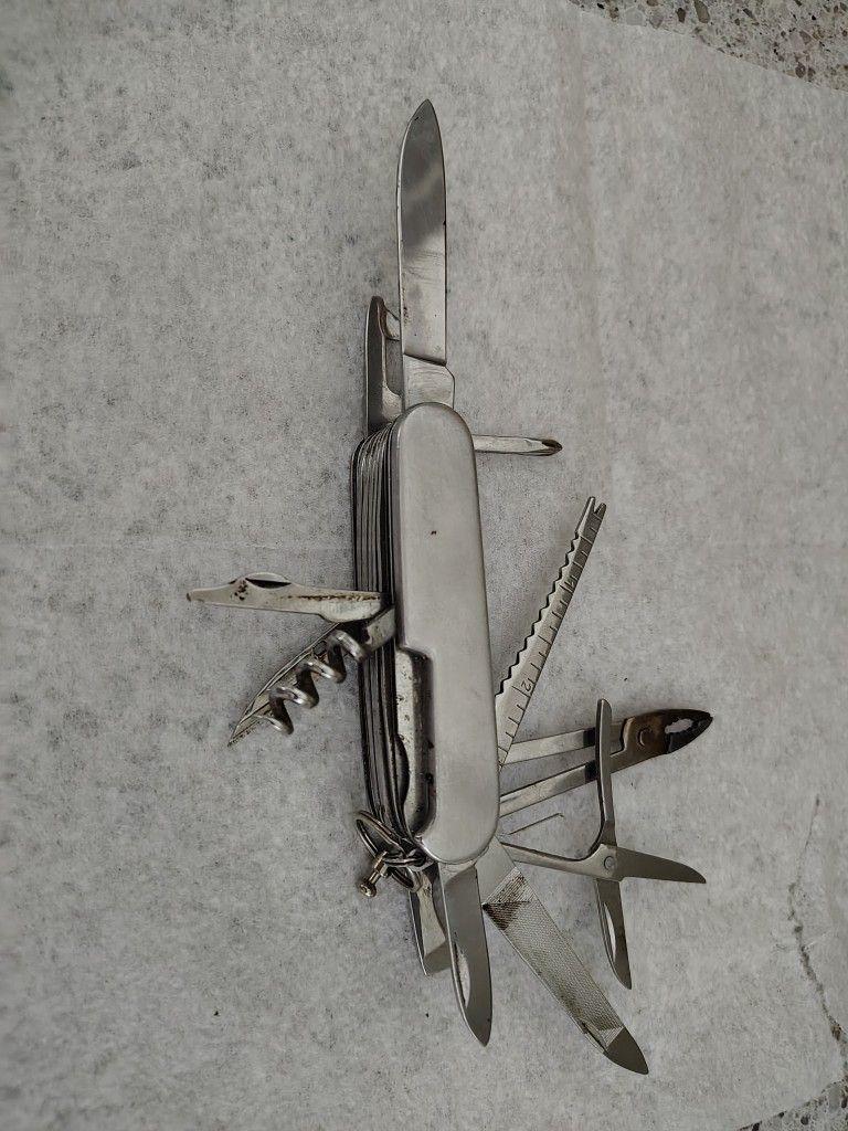 Unbranded (12) Multi Function Tool