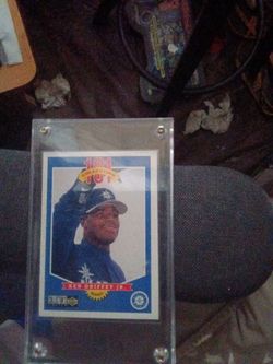 Ken Griffey Jr lot baseball cards