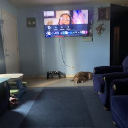 65 inch smart tv $250 cash pick up only plz only serious buyers