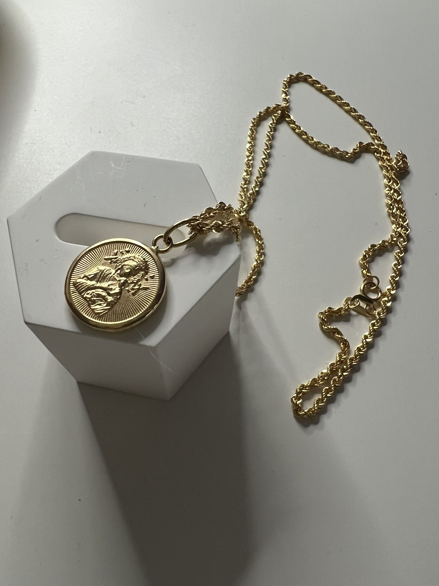 18K Authentic Yellow Gold Rope Chain With Catholic Religious Pendant