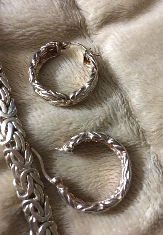 SS necklace and earrings
