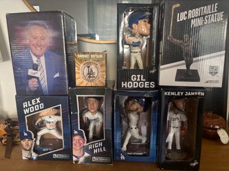 Dodgers bobbleheads / Shohei ring/Tokyo game used ball