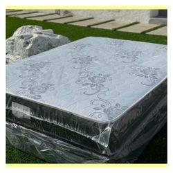 Queen size mattress/ Colchon
