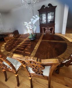 Beautiful Table And China Hutch Org $2900