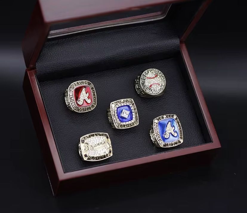 Atlanta Braves World Series Championship Replica Rings Set With Wooden Box