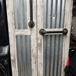 Kitchen Aid Refrigerator With Custom Farmhouse 