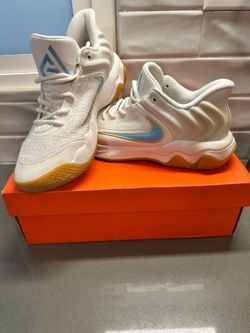 GIANNIS INMORTALITY 4 BASKETBALL SHOES ZISE 9 MENS