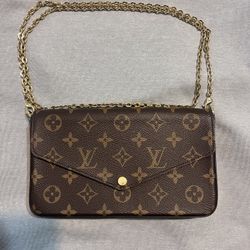 Louis Vuitton Purse 