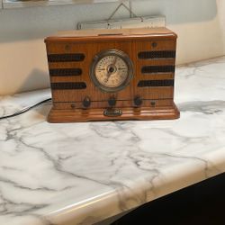 Crosley Reproduction With Cassette Player