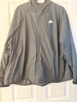 Nike Women’s Windbreaker 2X