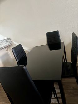 4 Chaired table