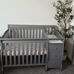 Crib With Drawers 