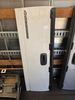 99-07 SILVERADO TAILGATE  NO DENTS
