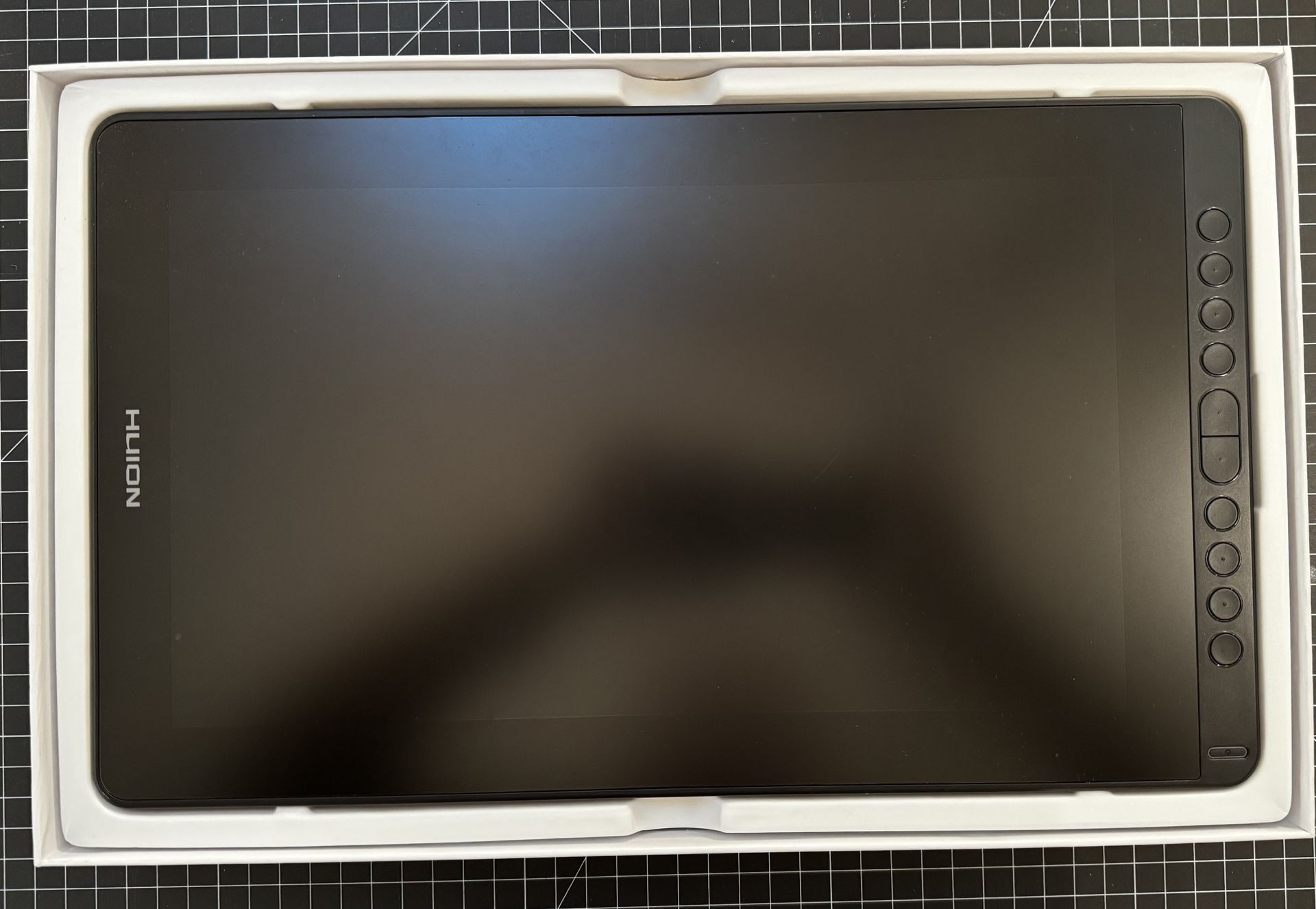 Huion Kamvas 16 digital art tablet