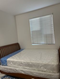 King Bed With Mattress And Box 