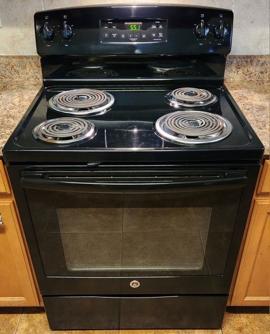 Black Ge 30-inch Electric Coil Top Stove 