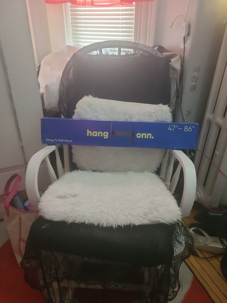 Tilting TV Wall Mount