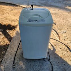 Haier HLP23E 1.46cu Top Load  Portable Washer With 5 Lbs Capacity