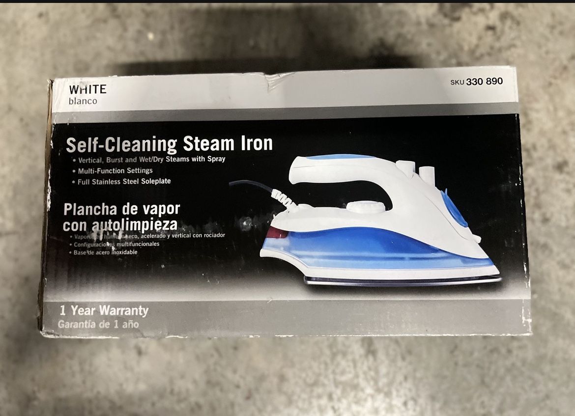 Everstar Self Cleaning Steam Iron 330 890 New