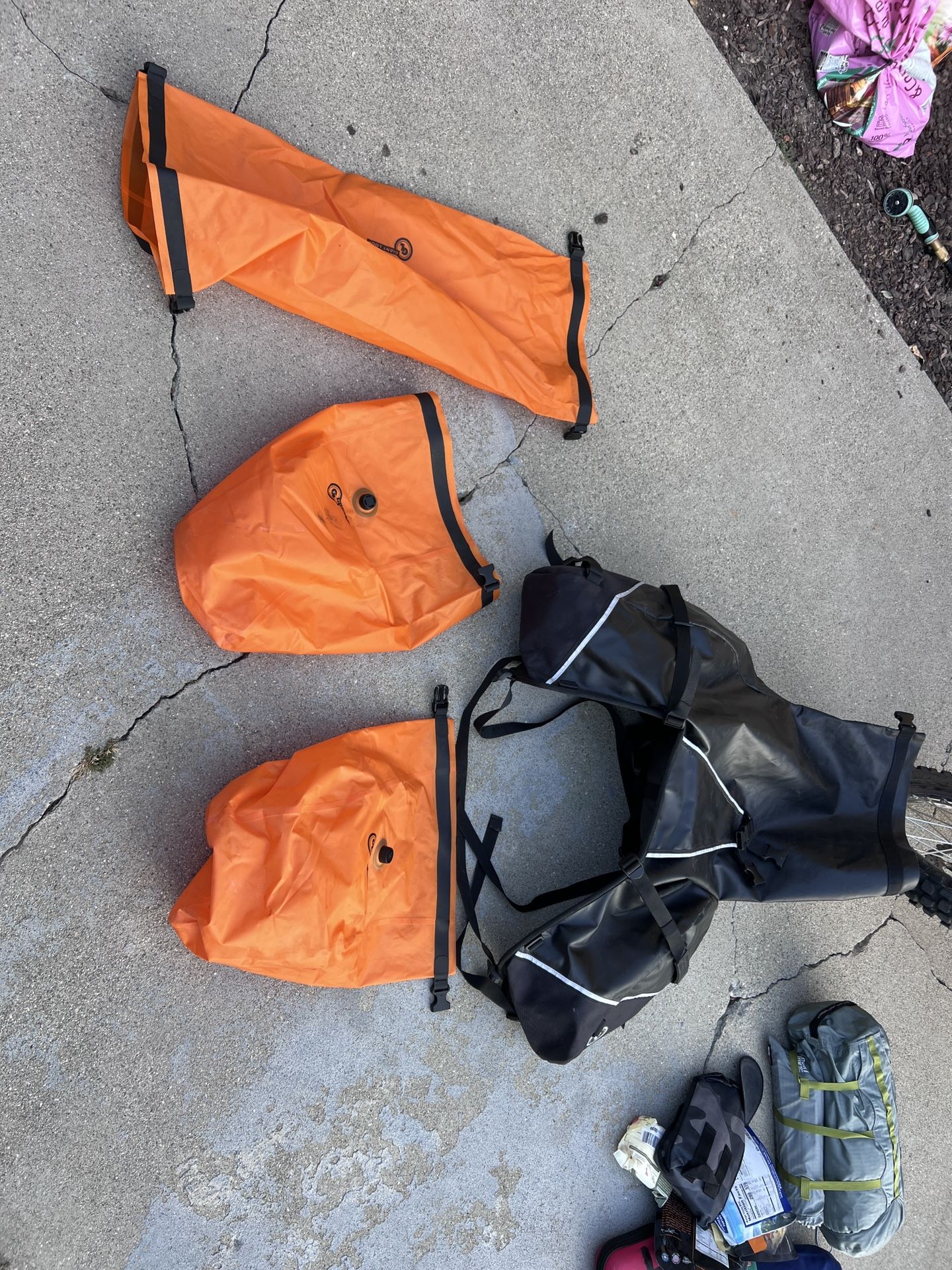 68LGiant Loop Motorcycle Bags