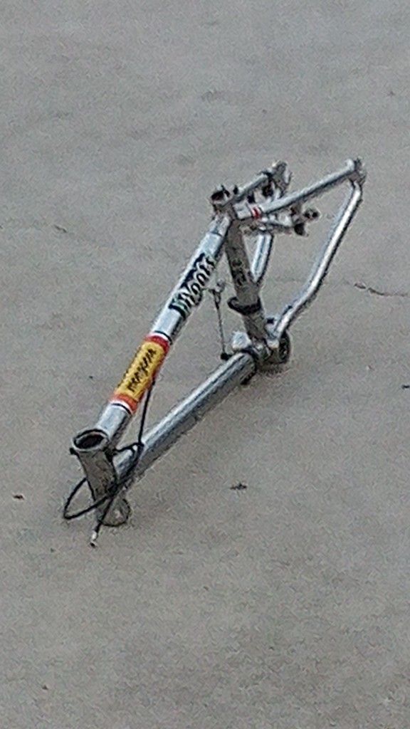 L100 MONGOOSE 20 Inch OVERSIZED Frame