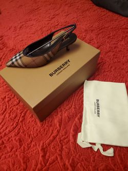 Burrbery Heels