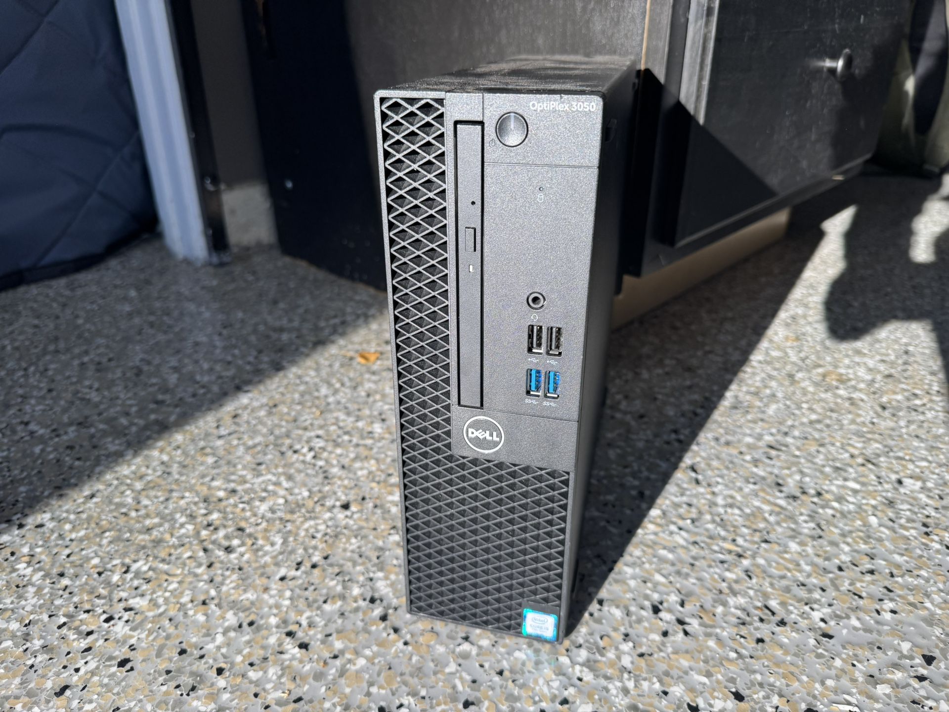Dell Optiplex 3050 Computer. Windows 11 Pro and Office 2024