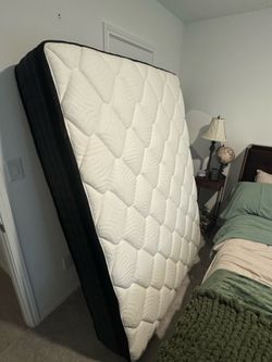 Full Size Mattress and Boxspring