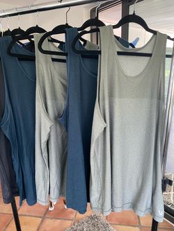Vuori Men's Athletic Tank Tops XL