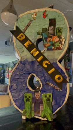 Sobre pedido se hacen piñatas