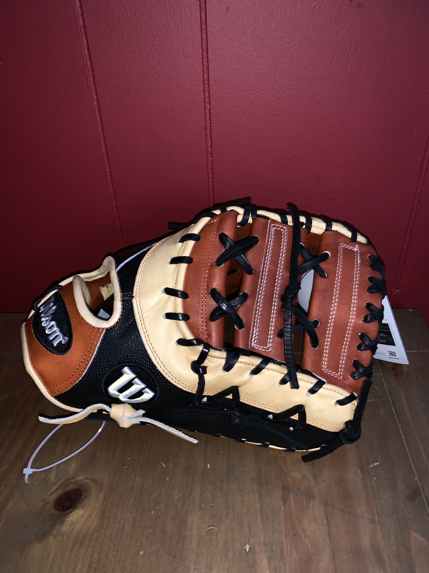 Wilson A2K 1B Glove. (Black, Tan, Brown) 12.75