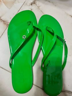 Green jelly flip flops with rhinestone detail #jellyshoes #summer