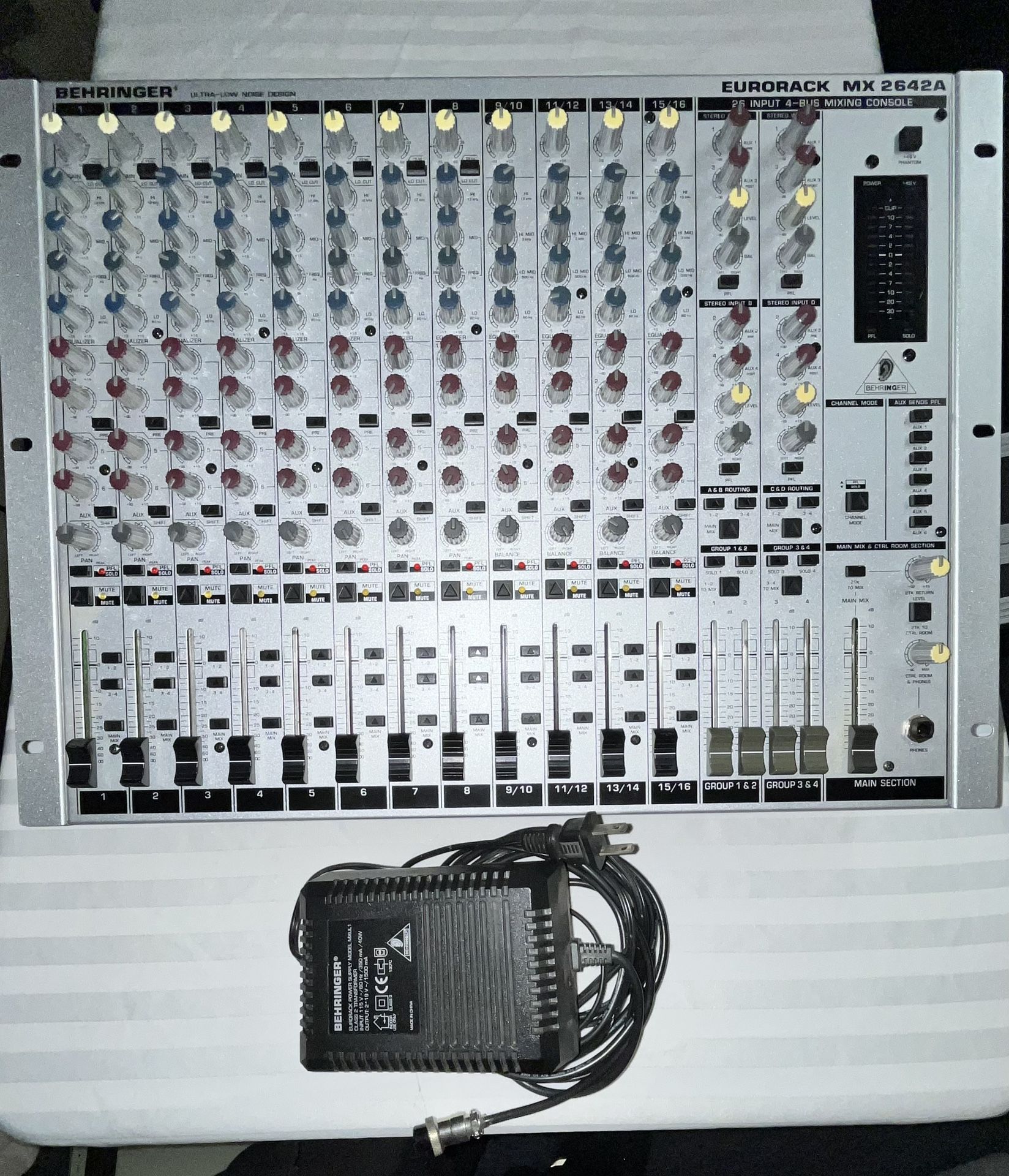 BEHRINGER EURORACK MX2642A Mixing Console Mixer