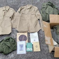 Vintage Military Uniforms/Pamphlets/HISTORY! 