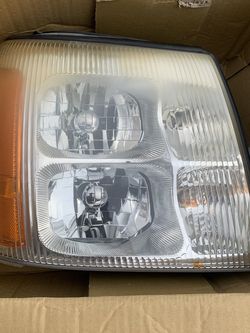 ESCALADE HEADLIGHT