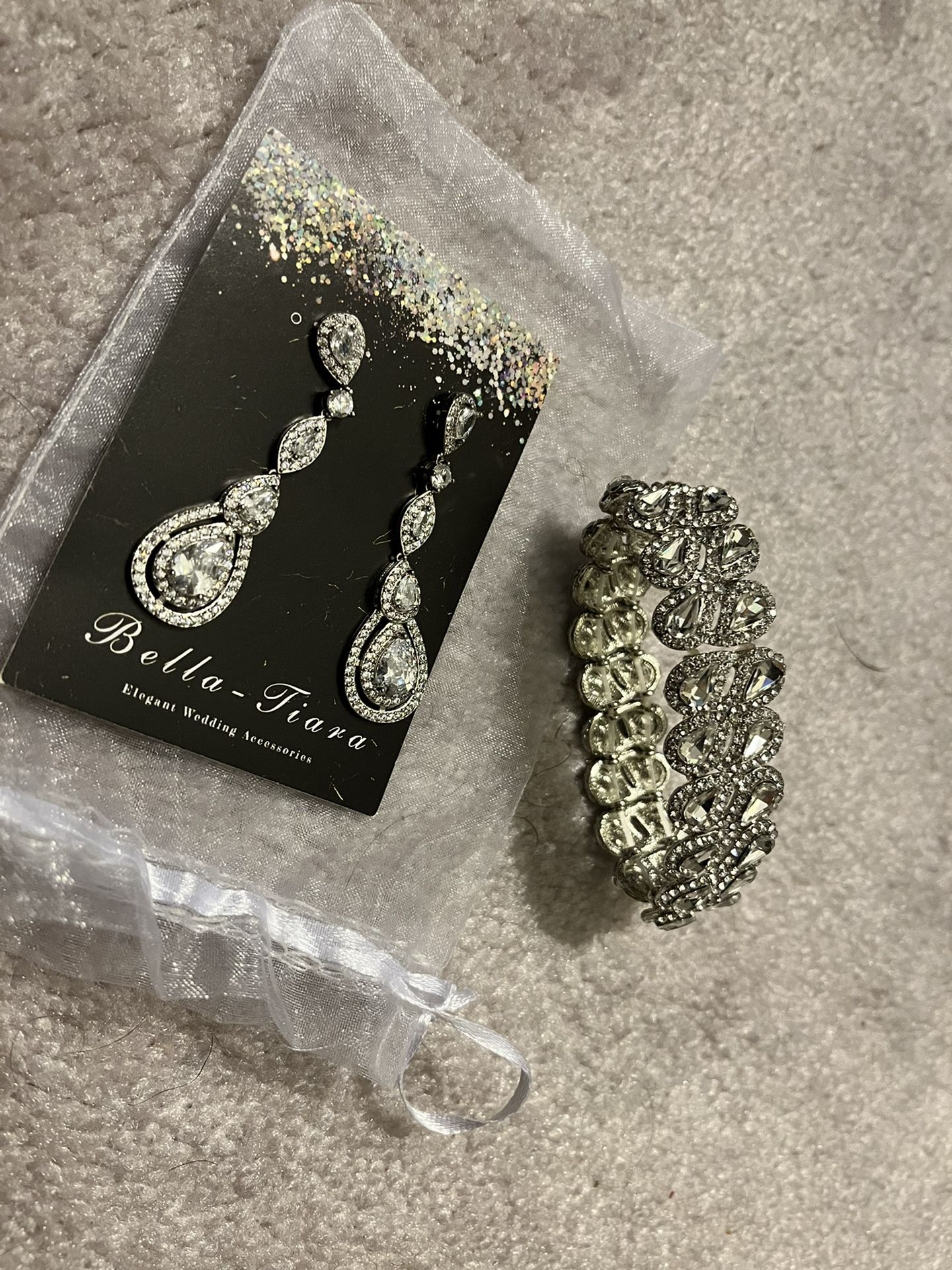 Bella Tiara - Earring & Bracelet Set