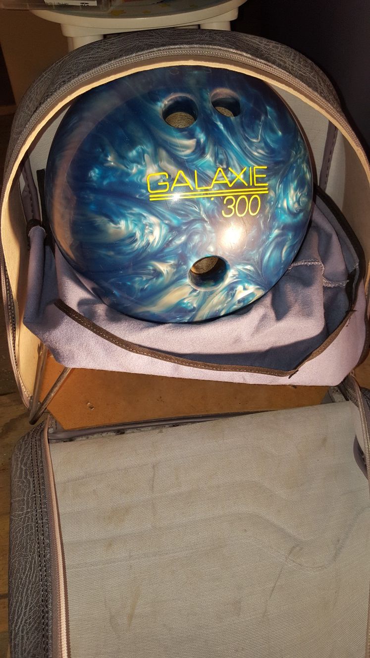 Galaxie Bowling Ball with Case.