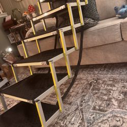 Dog Steps - indoor Access Tall Beds, or for Car/Truck. Brand new- weight capacity 200lbs