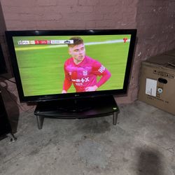 LG TV 50 inches good condition 